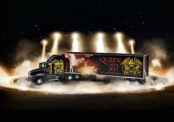 Revell QUEEN Tour Truck - 50th Anniversary 3D Puzzle -Revell winkel 00230 4