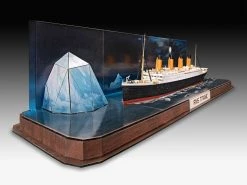 Revell 1/600 RMS Titanic Incl. 3D Achtergrond