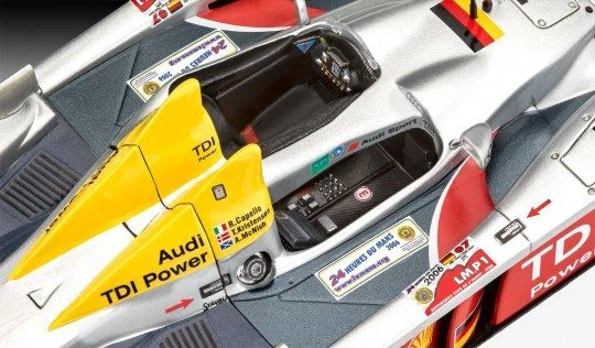 Revell 1/24 Audi R10 TDI Gift Set ''Le Mans'' Incl. 3D Diorama 3 Revell 1/24 Audi R10 TDI Gift Set ''Le Mans'' Incl. 3D Diorama - Afbeelding 3